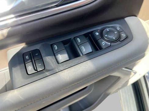 Used 2023 Chevrolet Tahoe LT w/ Luxury Package RWD image 17