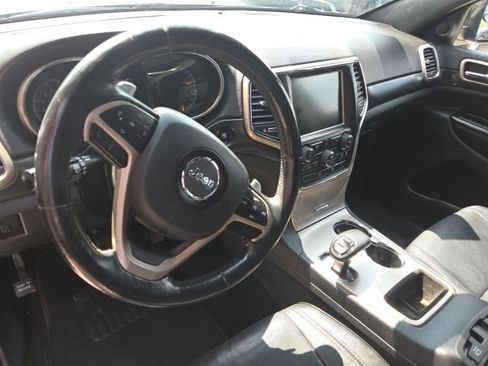 Used 2014 Jeep Grand Cherokee Laredo w/ Security & Convenience Group AWD/4WD image 4