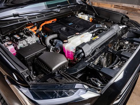 Used 2023 Toyota Sequoia SR5 image 41