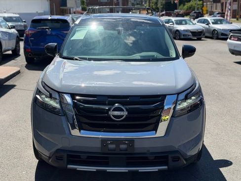 Used 2023 Nissan Pathfinder Platinum w/ Lighting Package (N93) AWD/4WD image 2