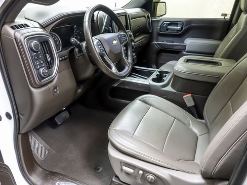 Used 2019 Chevrolet Silverado 1500 LTZ w/ LTZ Premium Package image 10