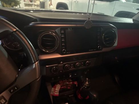 Used 2022 Toyota Tacoma SR5 image 4