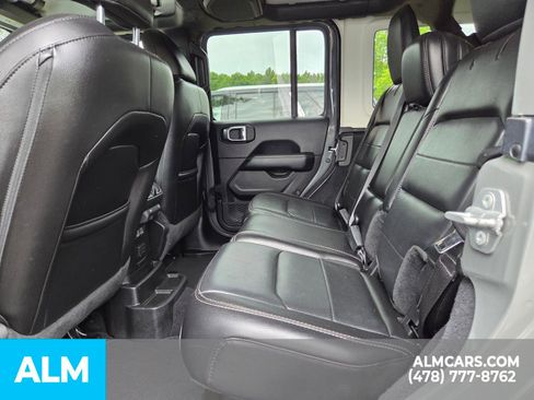 Used 2020 Jeep Wrangler Unlimited Sahara w/ Uconnect 4C Nav & Sound Group AWD/4WD image 17