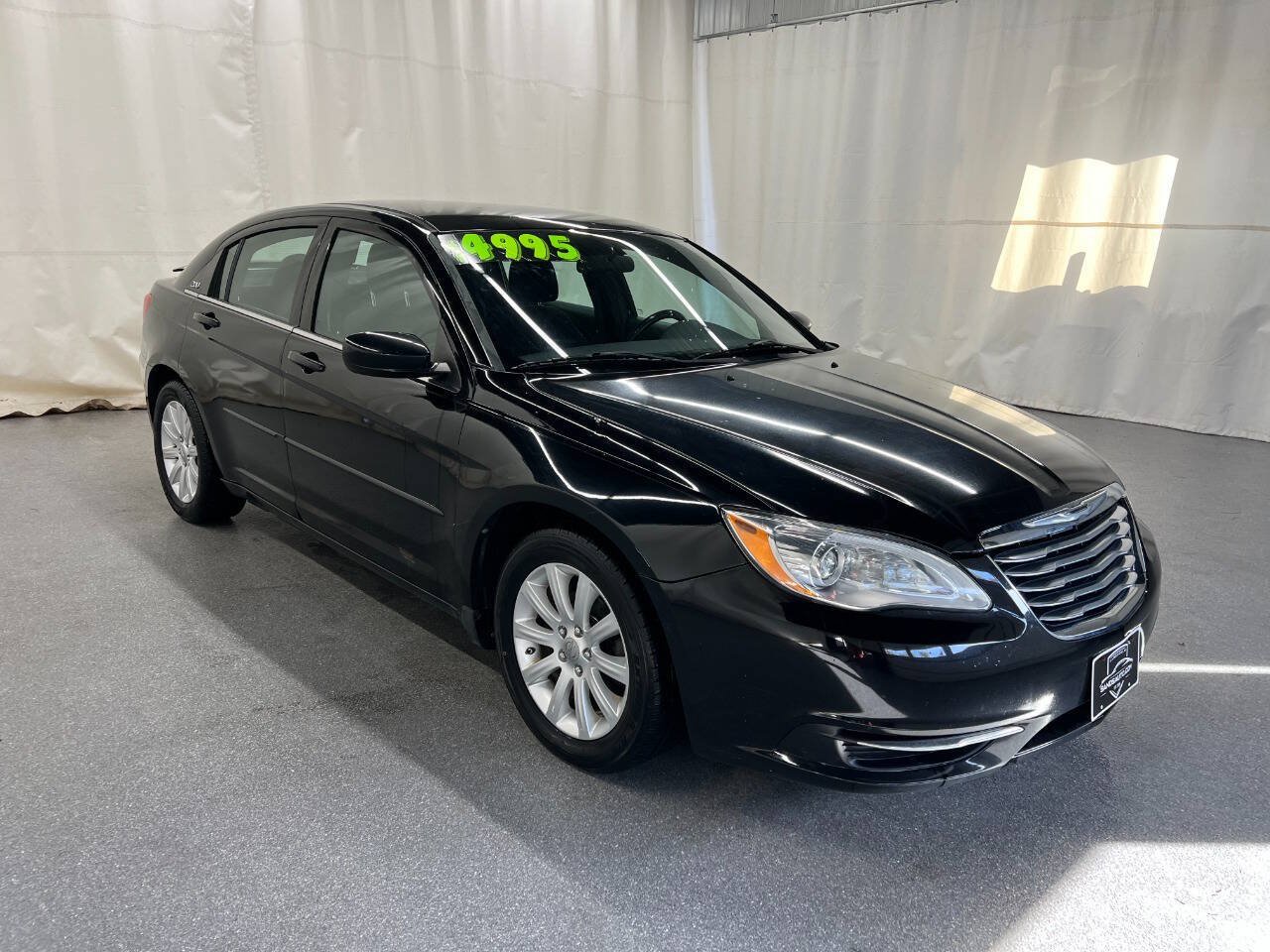 Used 2013 Chrysler 200 Touring FWD image 3