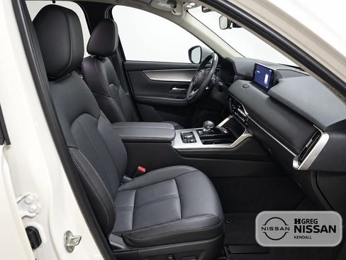 Used 2024 MAZDA CX-90 Plug-In Hybrid w/ Preferred AWD/4WD image 8