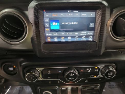 Used 2023 Jeep Wrangler Sport AWD/4WD image 17