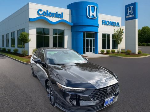 Used 2025 Honda Accord Sport image 9