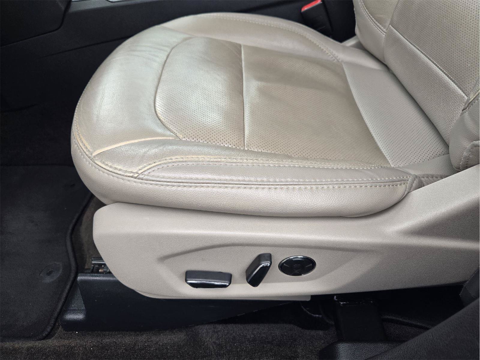 Used 2018 Ford Explorer Limited w/ Equipment Group 301A FWD image 21