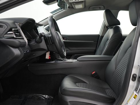 Used 2024 Toyota Camry SE FWD image 21