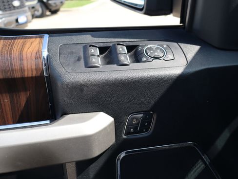 Used 2015 Ford F150 Lariat w/ Trailer Tow Package RWD image 13