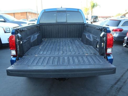 Used 2016 Toyota Tacoma TRD Sport w/ Towing Package RWD image 17