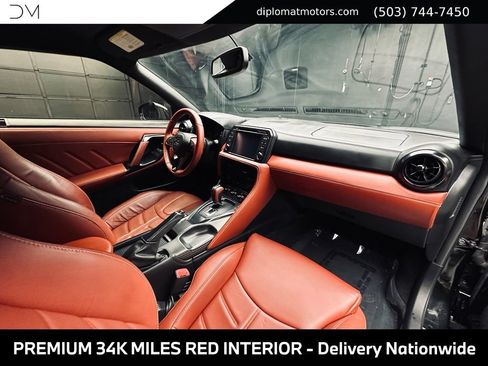 Used 2018 Nissan GT-R Premium w/ Premium Interior Package AWD/4WD image 19