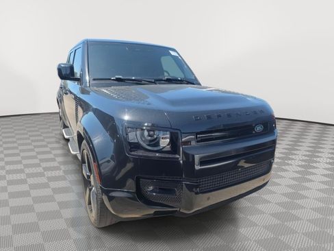 Used 2023 Land Rover Defender 110 V8 AWD/4WD image 19