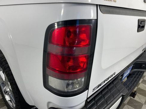 Used 2007 GMC Sierra 1500 Denali AWD/4WD image 18