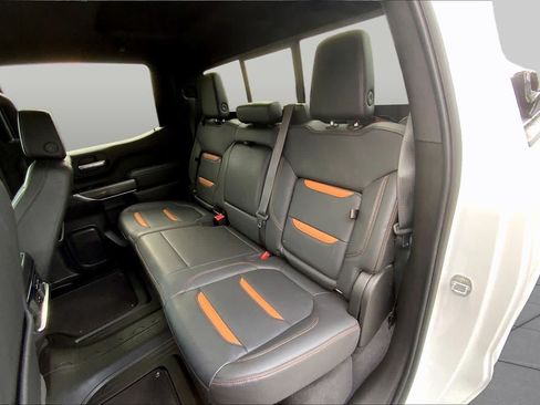 Used 2021 GMC Sierra 1500 AT4 w/ AT4 Value Package AWD/4WD image 18
