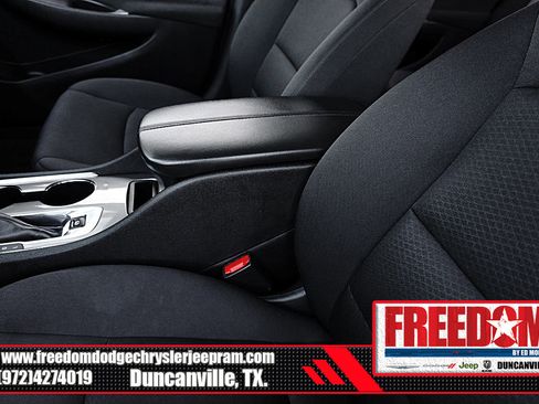 Used 2024 Chevrolet Malibu LT image 35