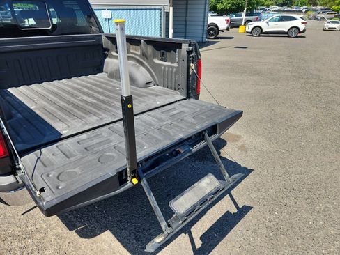 Used 2017 Ford F150 XLT w/ Equipment Group 302A Luxury AWD/4WD image 55