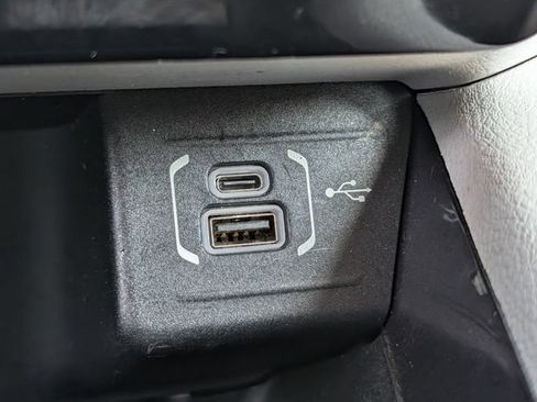 Used 2022 Jeep Compass Latitude w/ Sun and Sound Group FWD image 18