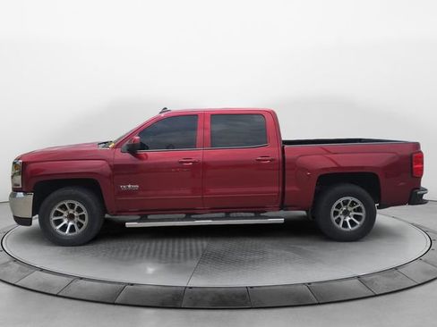 Used 2018 Chevrolet Silverado 1500 LT w/ Texas Edition RWD image 2