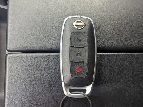 Used 2024 Nissan Rogue S AWD/4WD image 31