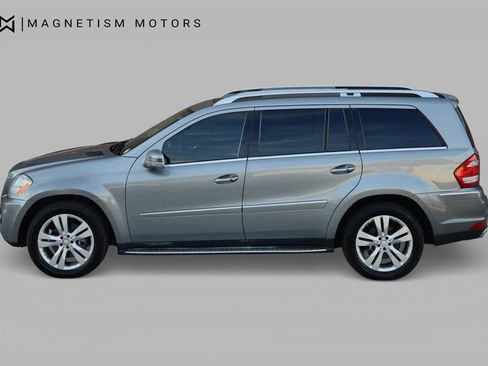 Used 2011 Mercedes-Benz GL 450 4MATIC image 2