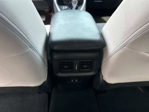 Used 2020 Toyota RAV4 XLE image 17
