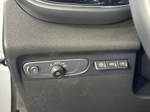 Used 2022 Buick Envision Avenir w/ Technology Package II image 19