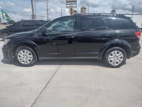 Used 2016 Dodge Journey SE w/ Flexible Seating Group image 4