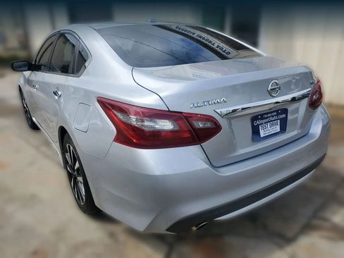 Used 2018 Nissan Altima 2.5 SV FWD image 9