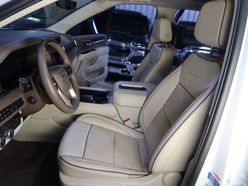 Used 2023 GMC Yukon XL Denali w/ Denali Reserve Package image 21