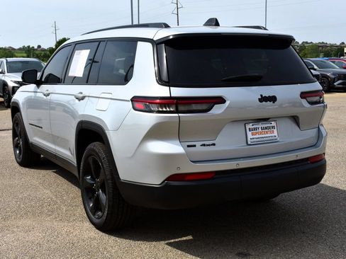 Used 2023 Jeep Grand Cherokee L Laredo AWD/4WD image 4