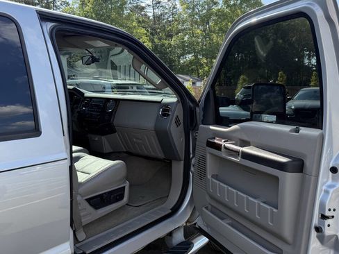 Used 2008 Ford F250 Lariat image 17