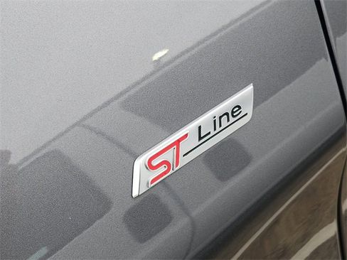 Used 2025 Ford Explorer ST-Line w/ ST-Line Street Pack AWD/4WD image 10