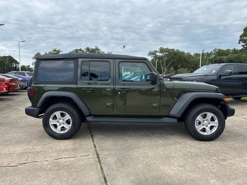 Used 2022 Jeep Wrangler Unlimited Sport AWD/4WD image 2