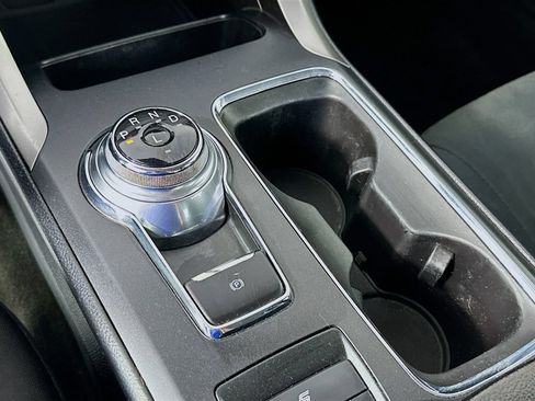 Used 2020 Ford Fusion SE FWD image 16