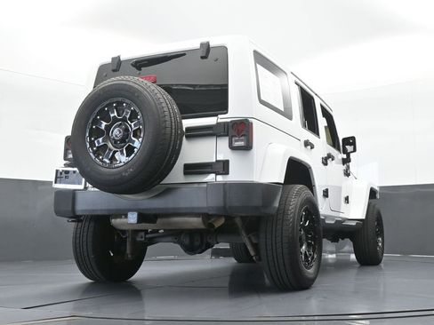 Used 2018 Jeep Wrangler Unlimited Sahara w/ Connectivity Group image 57