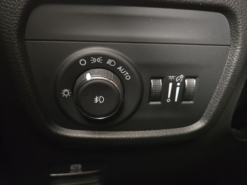 Used 2023 Jeep Grand Cherokee Overland AWD/4WD image 26
