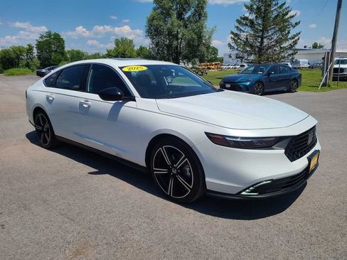 Used 2025 Honda Accord Sport image 4