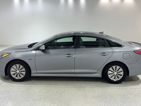 Used 2016 Hyundai Sonata SE image 2