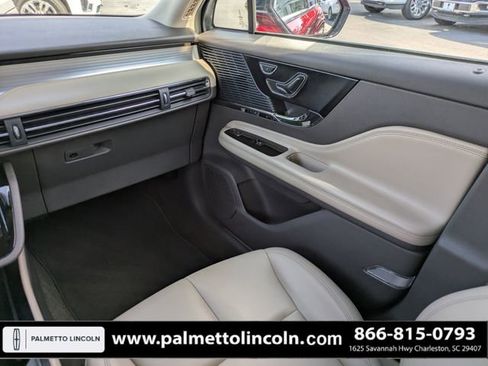 Used 2021 Lincoln Corsair FWD image 17