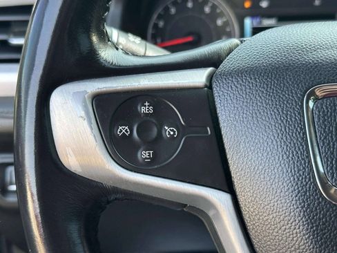 Used 2019 GMC Acadia SLT FWD image 30