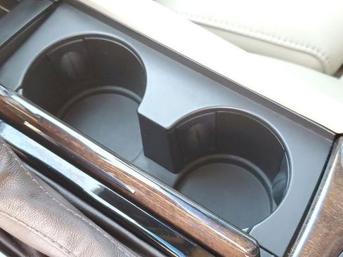 Used 2015 Cadillac XTS Premium image 19