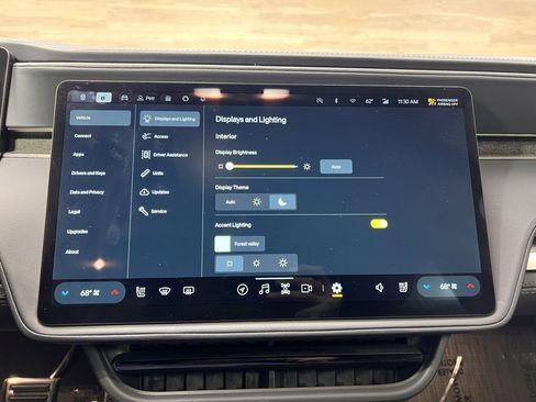 Used 2024 Rivian R1S Adventure image 33