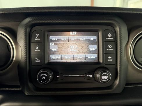 Used 2018 Jeep Wrangler Unlimited Sport S AWD/4WD image 24