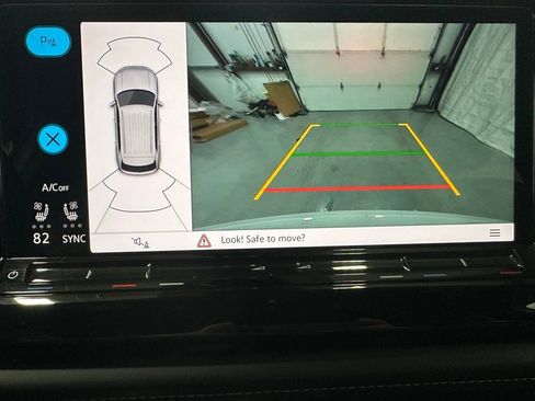 Used 2025 Volkswagen Atlas Cross Sport SE image 40