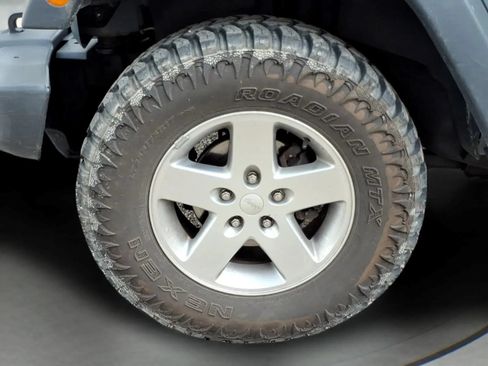 Used 2015 Jeep Wrangler Unlimited Sport w/ Quick Order Package 24S AWD/4WD image 9