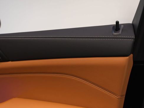 Used 2025 BMW X5 M60i image 30