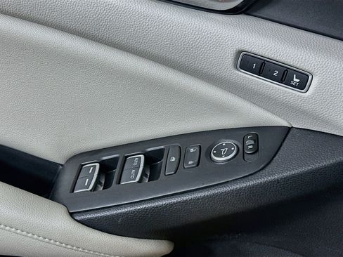 Used 2019 Honda Accord Touring image 15