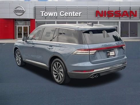Used 2025 Lincoln Aviator 2WD image 5