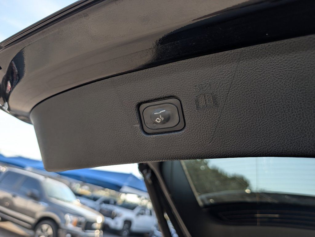 Used 2022 Ford Edge Titanium AWD/4WD image 30